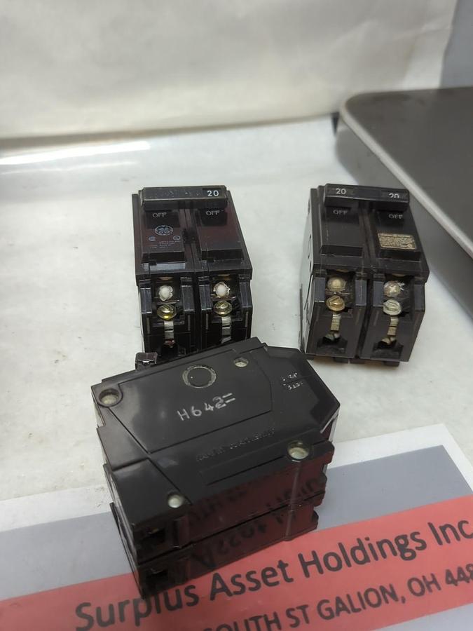 Used GENERAL ELECTRIC,RHQL2120,CIRCUIT BREAKER 2-POLE 20 AMP LOT OF 3 PRE-OWNED