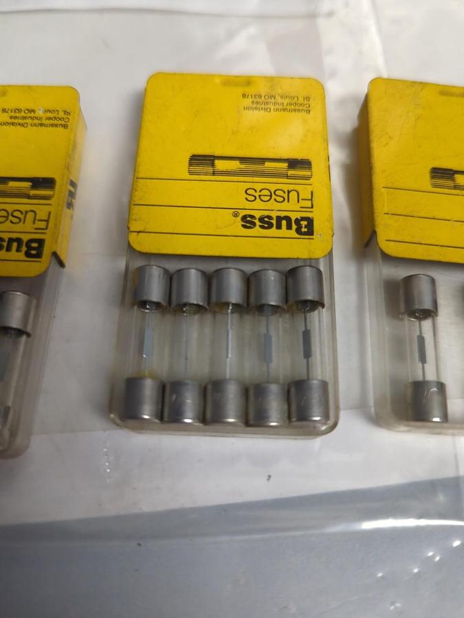 COOPER BUSSMANN,AGX-10,10 AMP FUSE LOT OF 11 NOS
