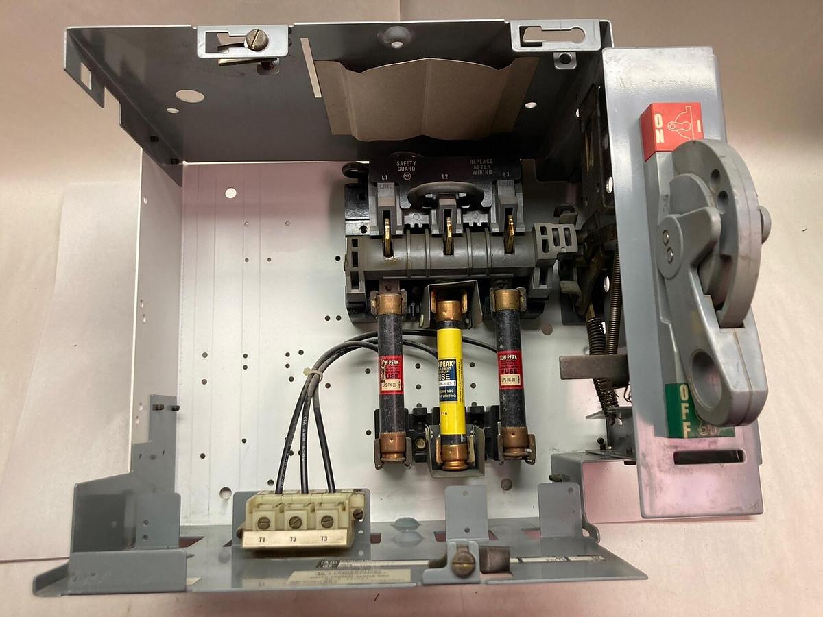 Used Allen Bradley,2100 2192F,60 Amp 12 INCH Fused MCC Disconnect Feeder Bucket