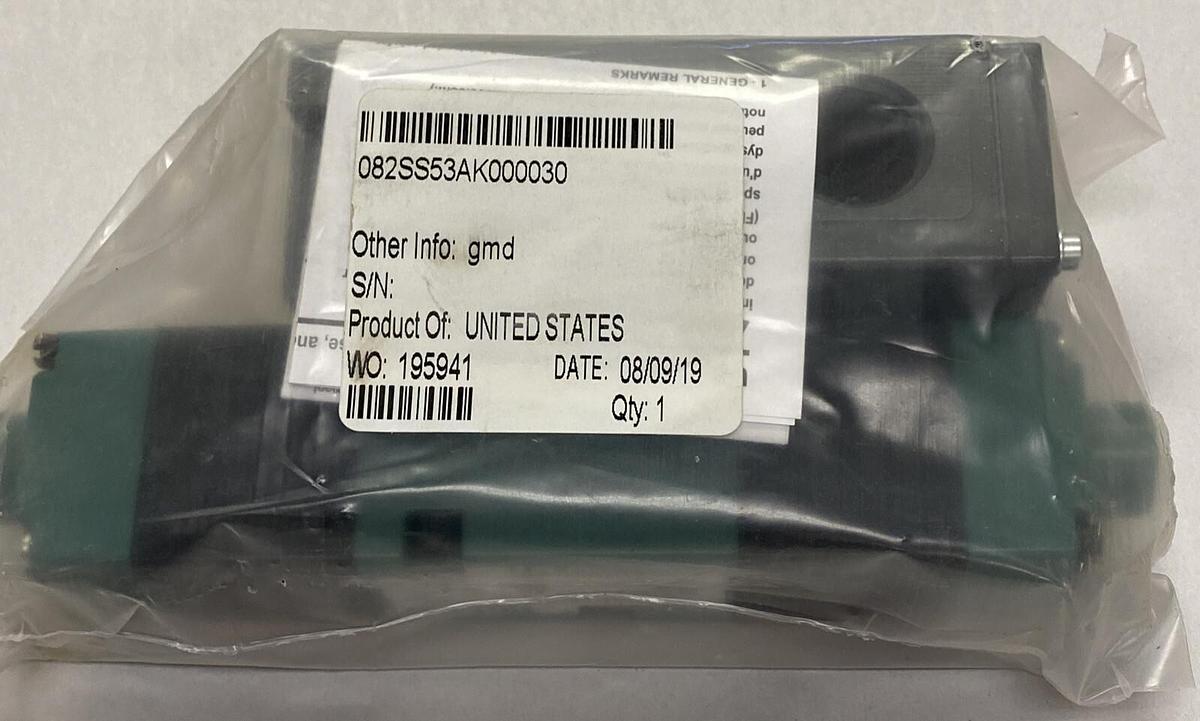 Used ASCO NUMATICS,082SS53AK000030,DOUBLE DIRECT SOLENOID VALVE NEW