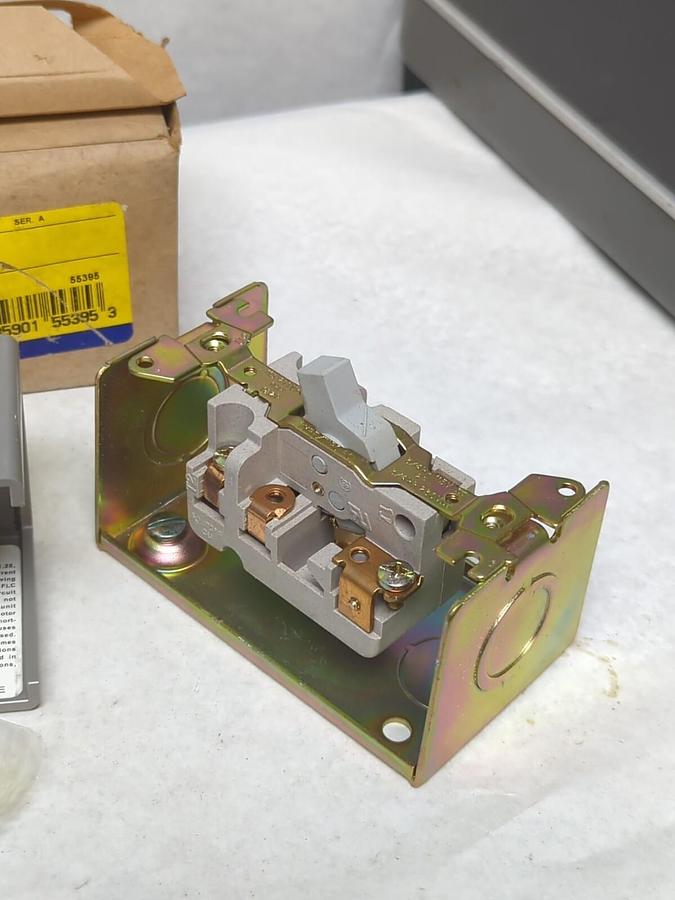 SQUARE D,2510FG2,FHP MANUAL MOTOR STARTER NEMA 1 ENCLOSURE NOS