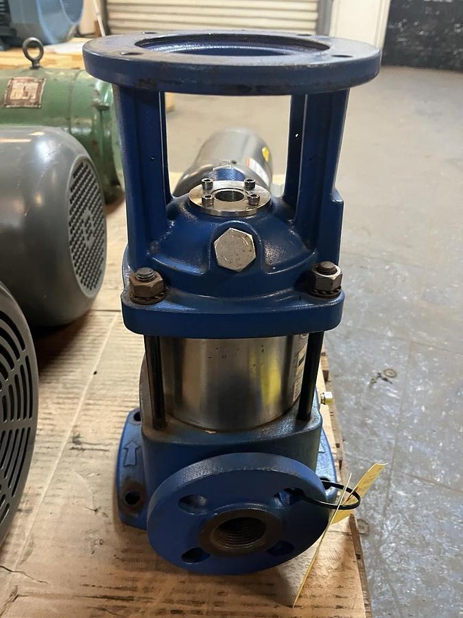 Used BERKELEY,BVM5-5-204,VERTICAL MULTI STAGE CENTRIFUGAL PUMP 1.25" FLANGES