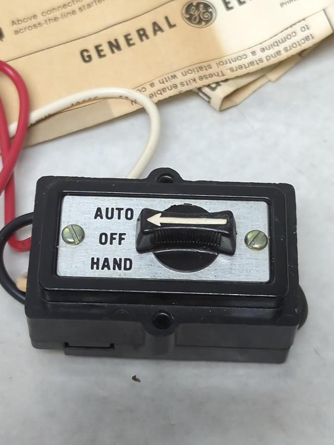 GENERAL ELECTRIC,CR205X230N,HAND-OFF-AUTO SELECTOR SWITCH NOS