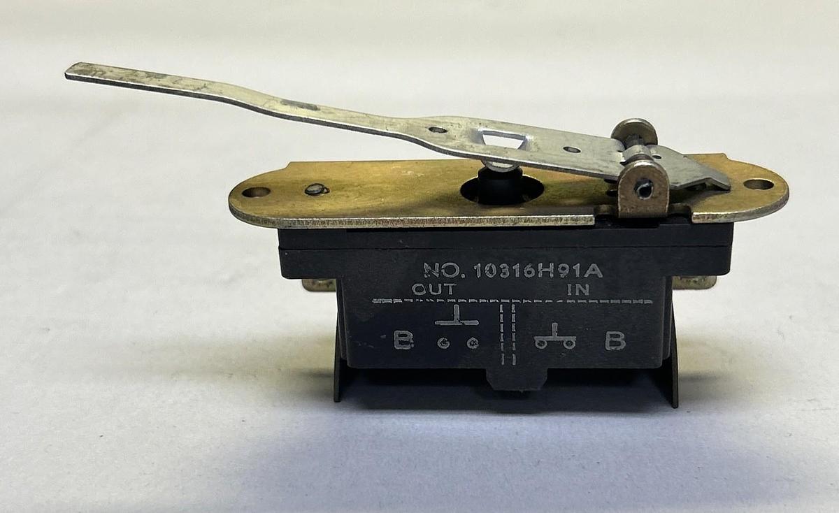 Used CUTLER-HAMMER,10316H91A,LIMIT SWITCH