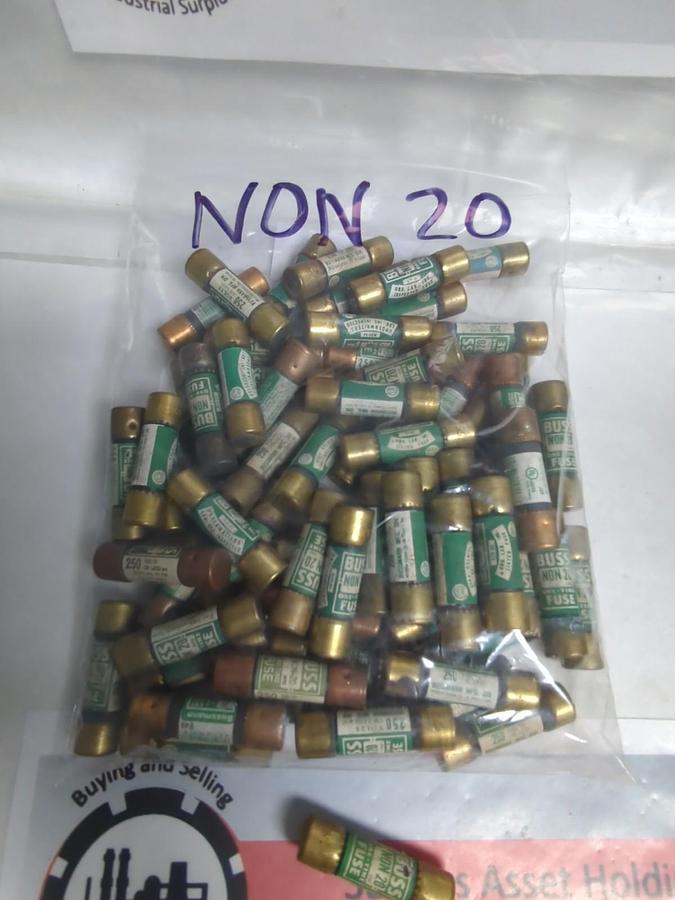 Used BUSS,NON-20,ONE-TIME 20 AMP FUSE LOT OF 66 PRE-OWNED