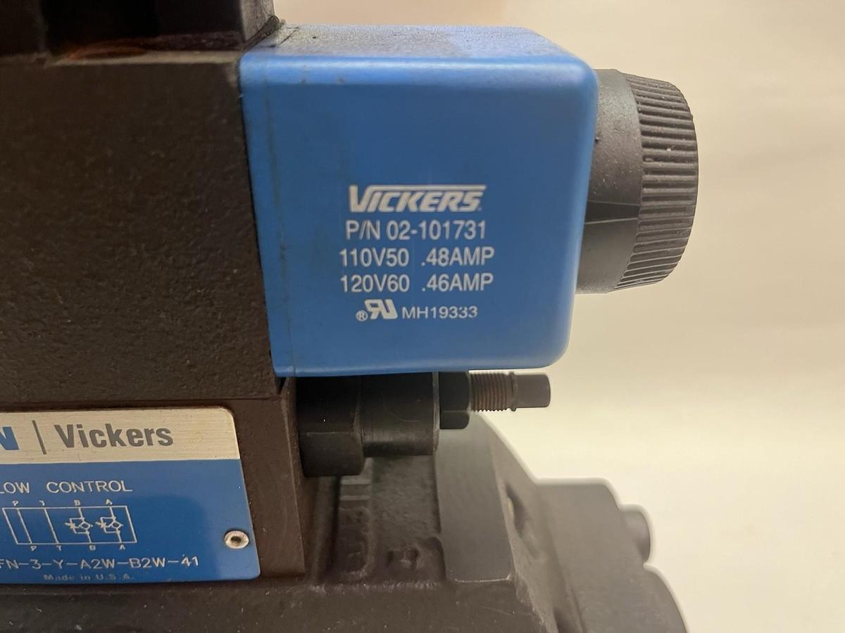 Used VICKERS,DG5S-8-2N-2-M-FTWL-B5-30,DIRECTIONAL VALVE DG4V-3S PILOT VALVE 120V