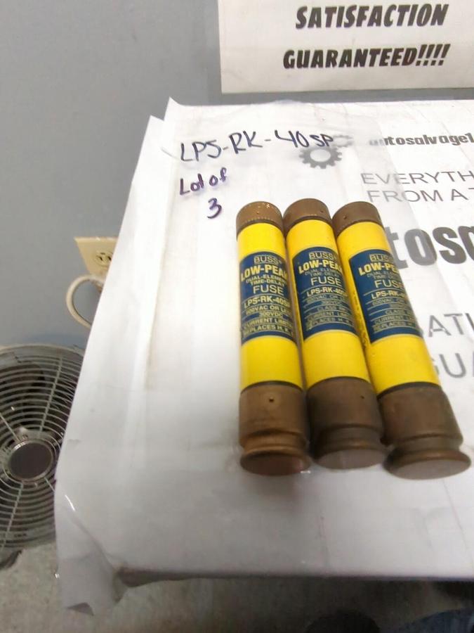 COOPER BUSSMANN,LPS-RK-40SP,LOW PEAK 40 AMP FUSES LOT OF 3 NOS