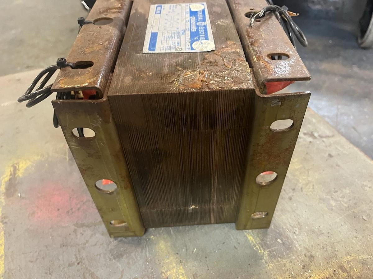 Used GE,302A3600CGP305,TRANSFORMER 5KVA HV 240X480 LV 120X240 1PH