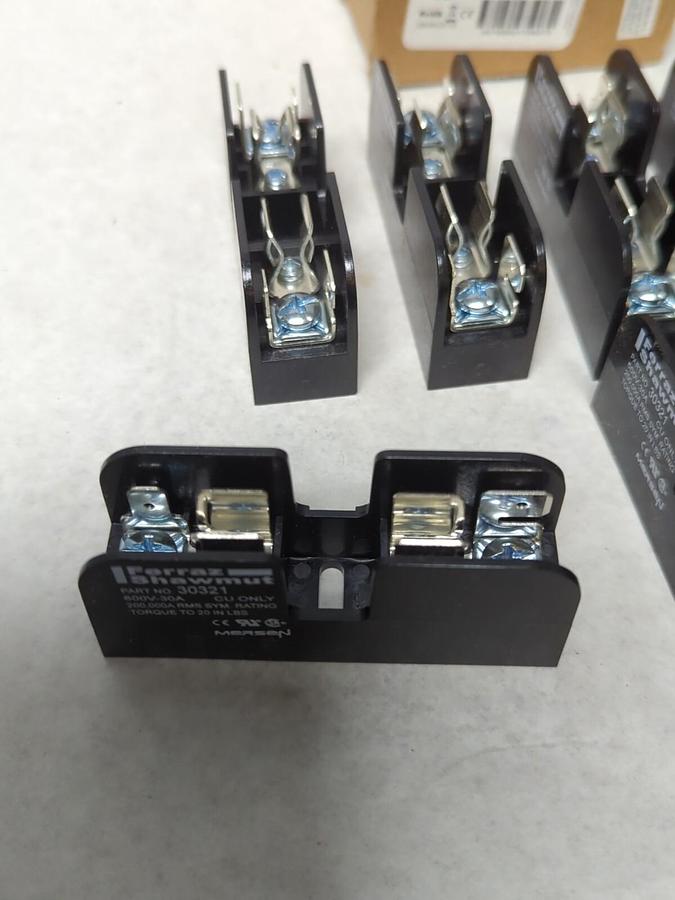 MERSEN,30321,FUSE BLOCK/HOLDER 600V 30A PACK OF 10 NEW