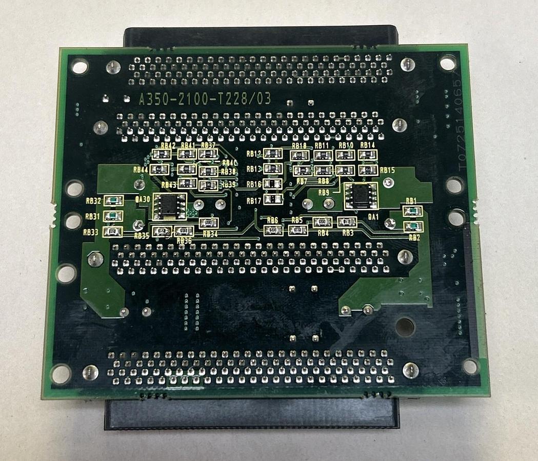 Used FANUC,A20B-2100-0220/04A,INTERFACE CIRCUIT BOARD