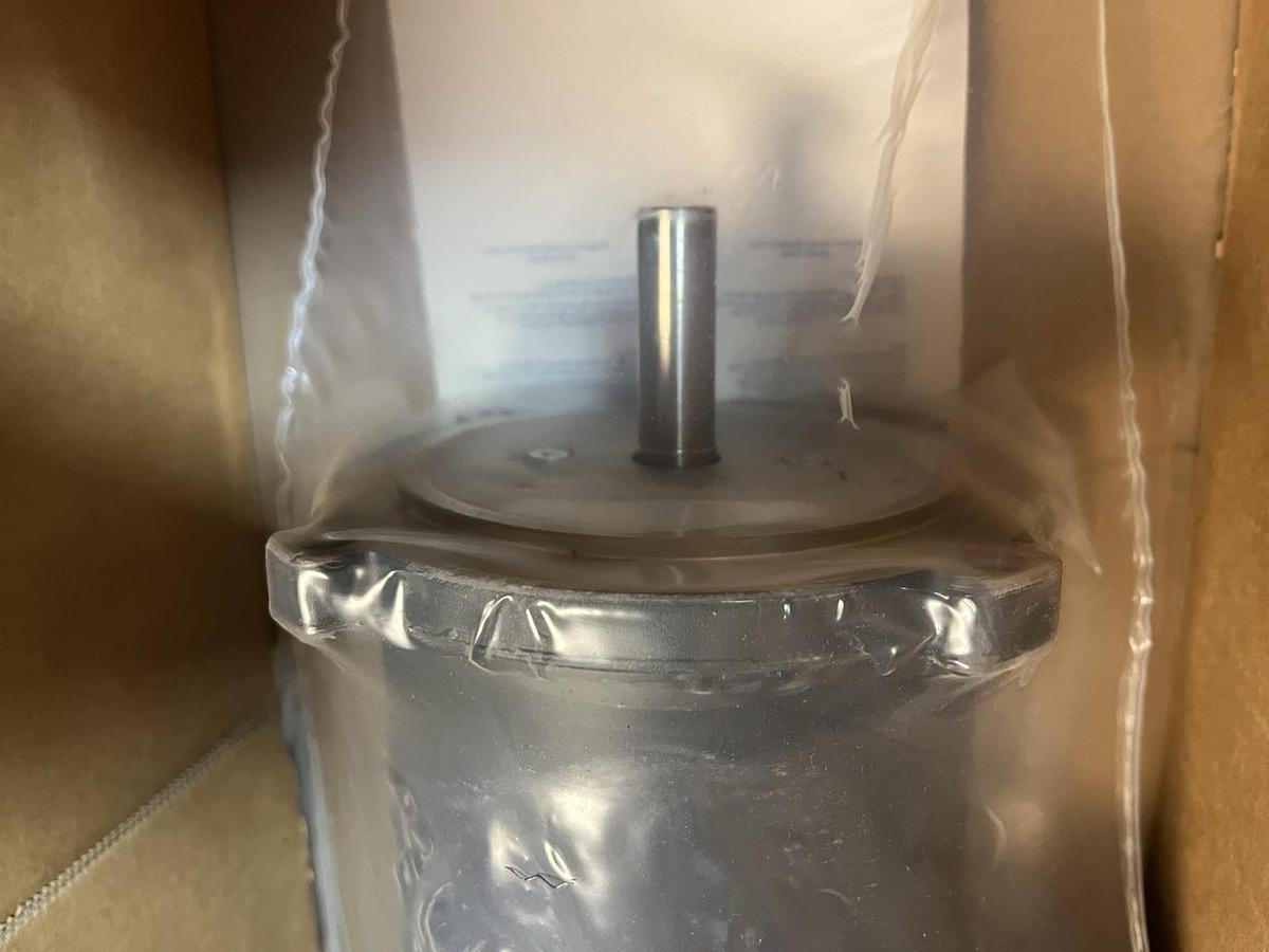 LEESON,098380.00,DC MOTOR 3/4HP 90VDC 1750RPM USS56C C42D17FC32A
