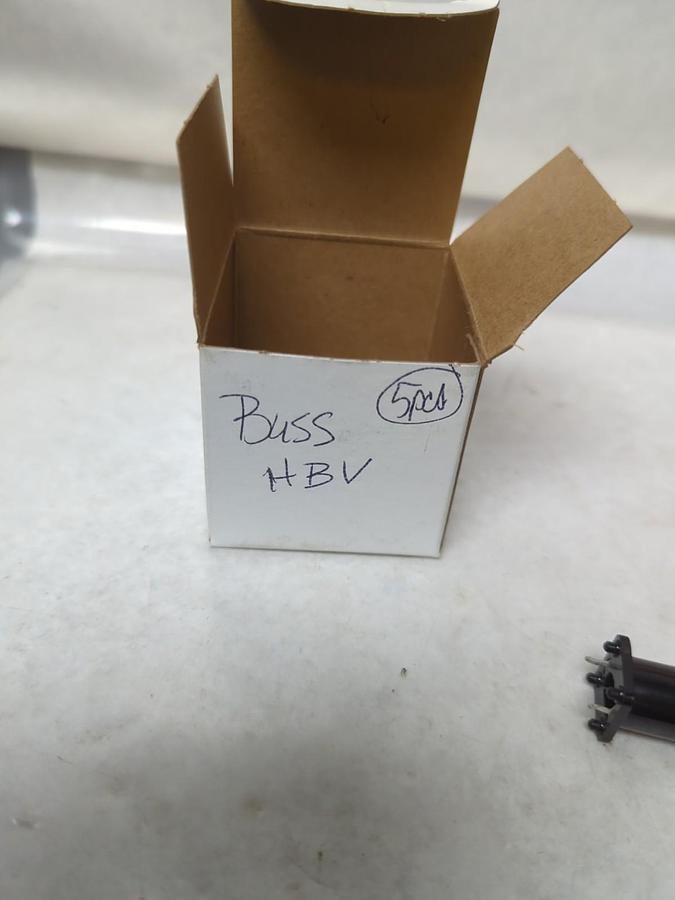 Used BUSS,HBV,VERTICAL MOUNT FUSE HOLDER 12A 250V LOT OF 5 PRE-OWNED