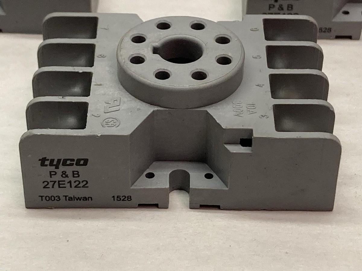 Used Tyco Electronics,P&B 27E122,8-Pin Relay Socket Lot of 8