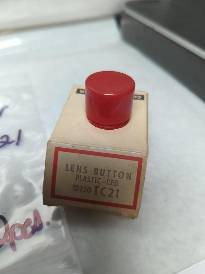 CUTLER-HAMMER,10250 TC21,LENS BUTTON PLASTIC RED LOT OF 2 NOS