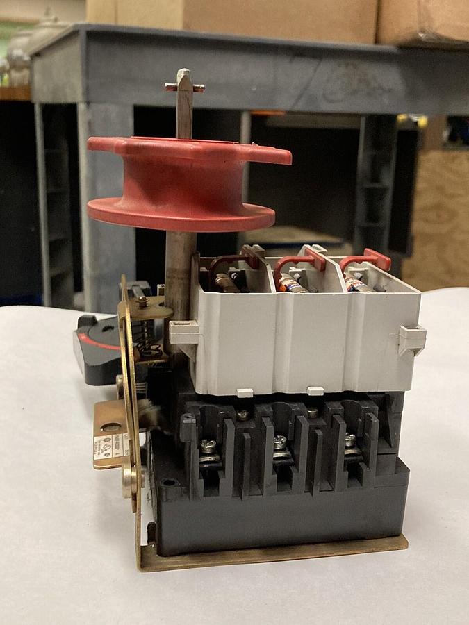 Used Allen-Bradley,194RF-NC030,Ser A Fused Disconnect Switch Mounted