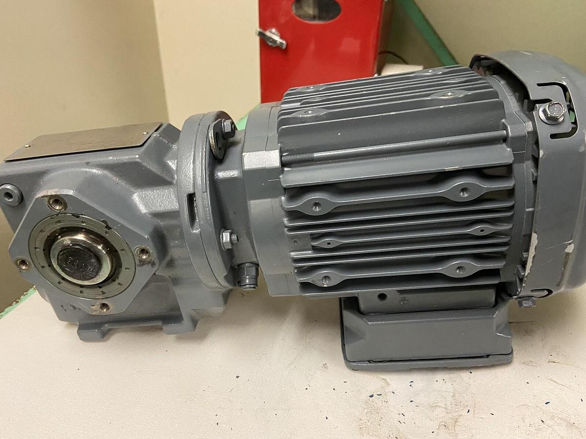 Sew Eurodrive,WA2-DRS71S4,Gearmotor .37kW 1700/119RPM