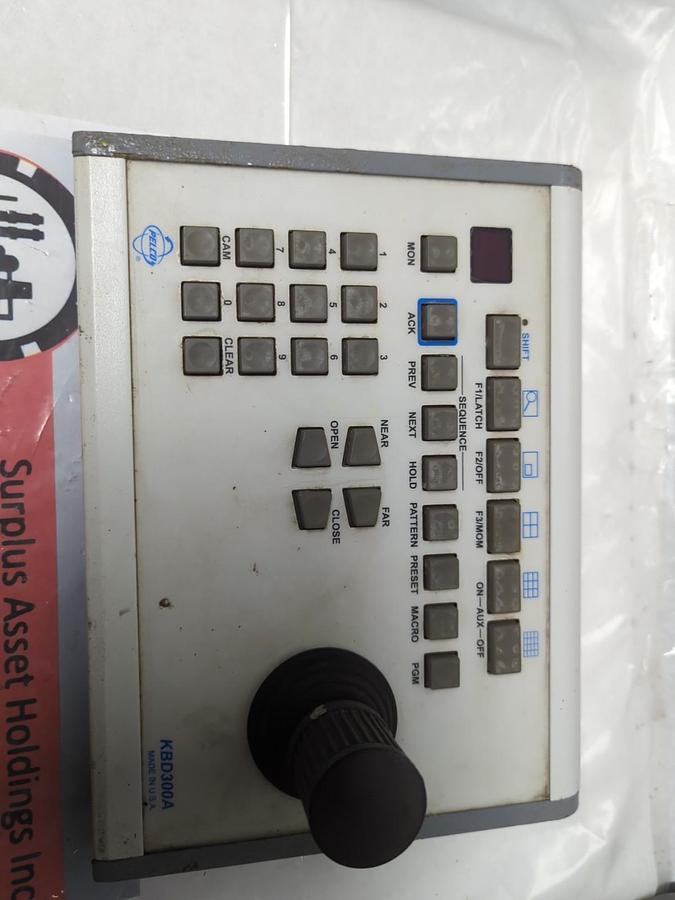 Used PELCO,KBD300A,UNIVERSAL INDUSTRIAL JOYSTICK KEYBOARD REV:A0 12V 50/60HZ