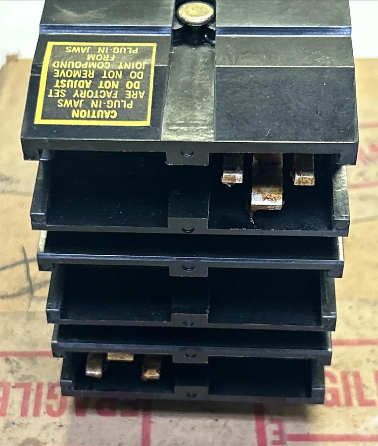 SQUARE D,FA22015AC,I-LINE CIRCUIT BREAKER 15A 240V 2P NEW