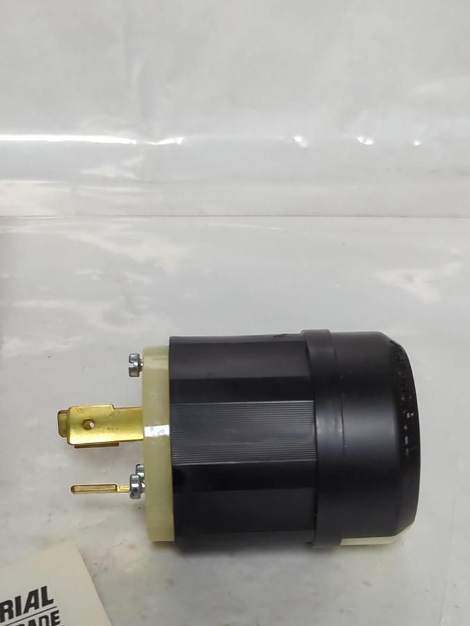 LEVITON,2311,LOCKING PLUG 125V 20A 2P 3W NOS