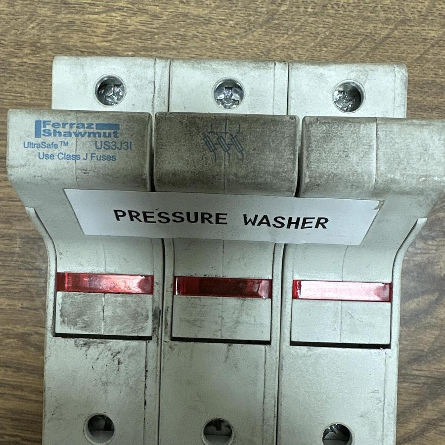 Used Ferraz Shawmut,US3J31, 20 AMP FUSE BLOCK DIN RAIL