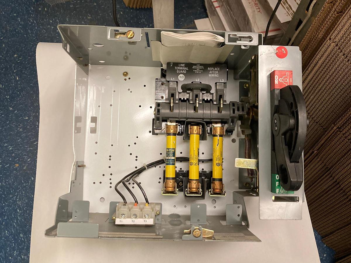 Used Allen Bradley,2100 2192F,30 Amp 12 INCH Fused MCC Disconnect Feeder Bucket