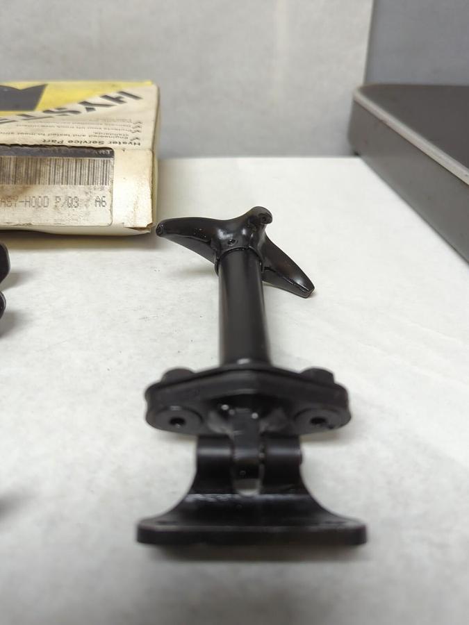 HYSTER,215976,HOOK ASY-HOOD P/Q3 A6 BOX OF 3 NOS