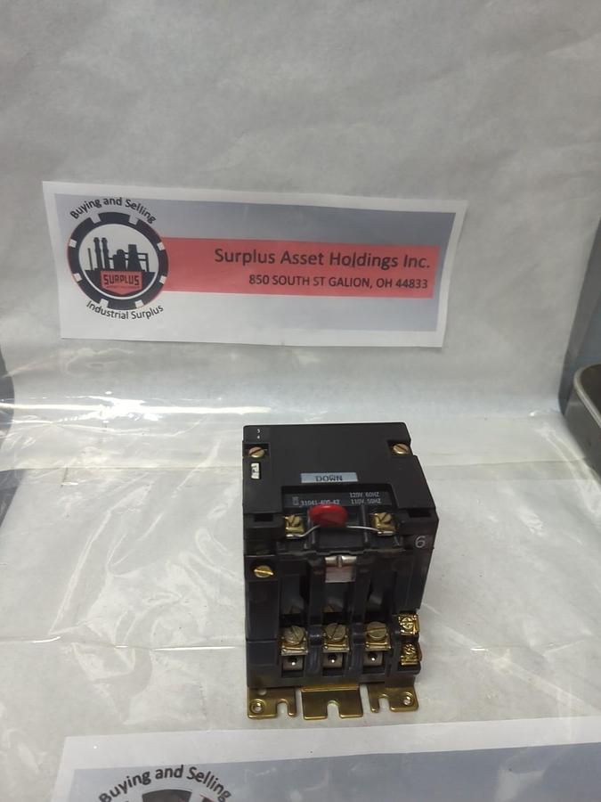 Used SQUARE D,31036-507-52-801,MAGNETIC MOTOR STARTER CONTACTOR 120V 60HZ