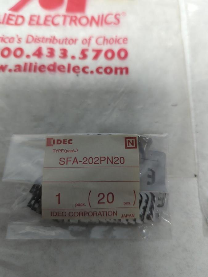 IDEC,SFA-202PN20,HOLD DOWN CLIPS LOT OF 25 NOS