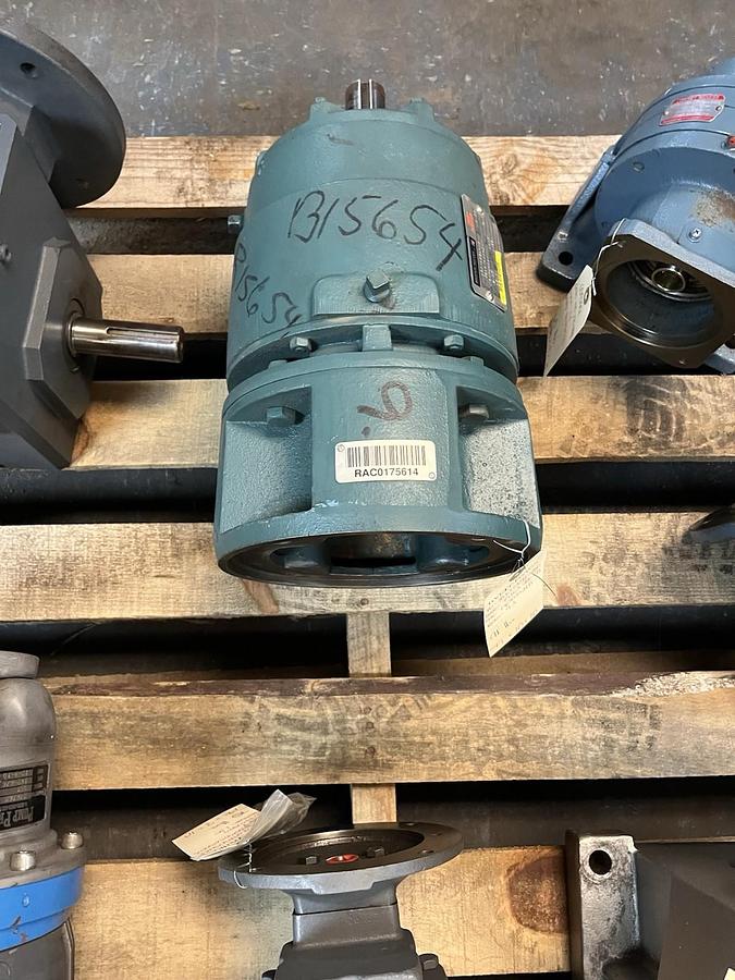 Used RELIANCE,180DM214,TIGEAR GEAR REDUCER RATIO 9.5 IN 6HP 1750RPM