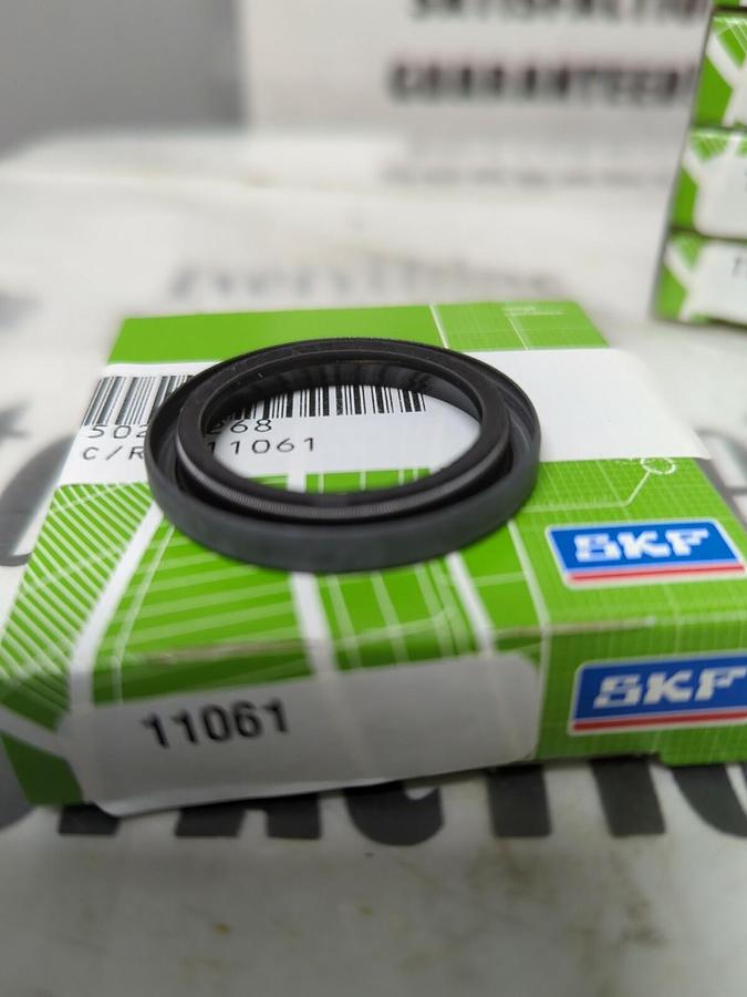 SKF,11061,OIL SEAL 1-1/8 IN X 1- 31/64 IN X 3/16 IN LOT OF 10 NOS