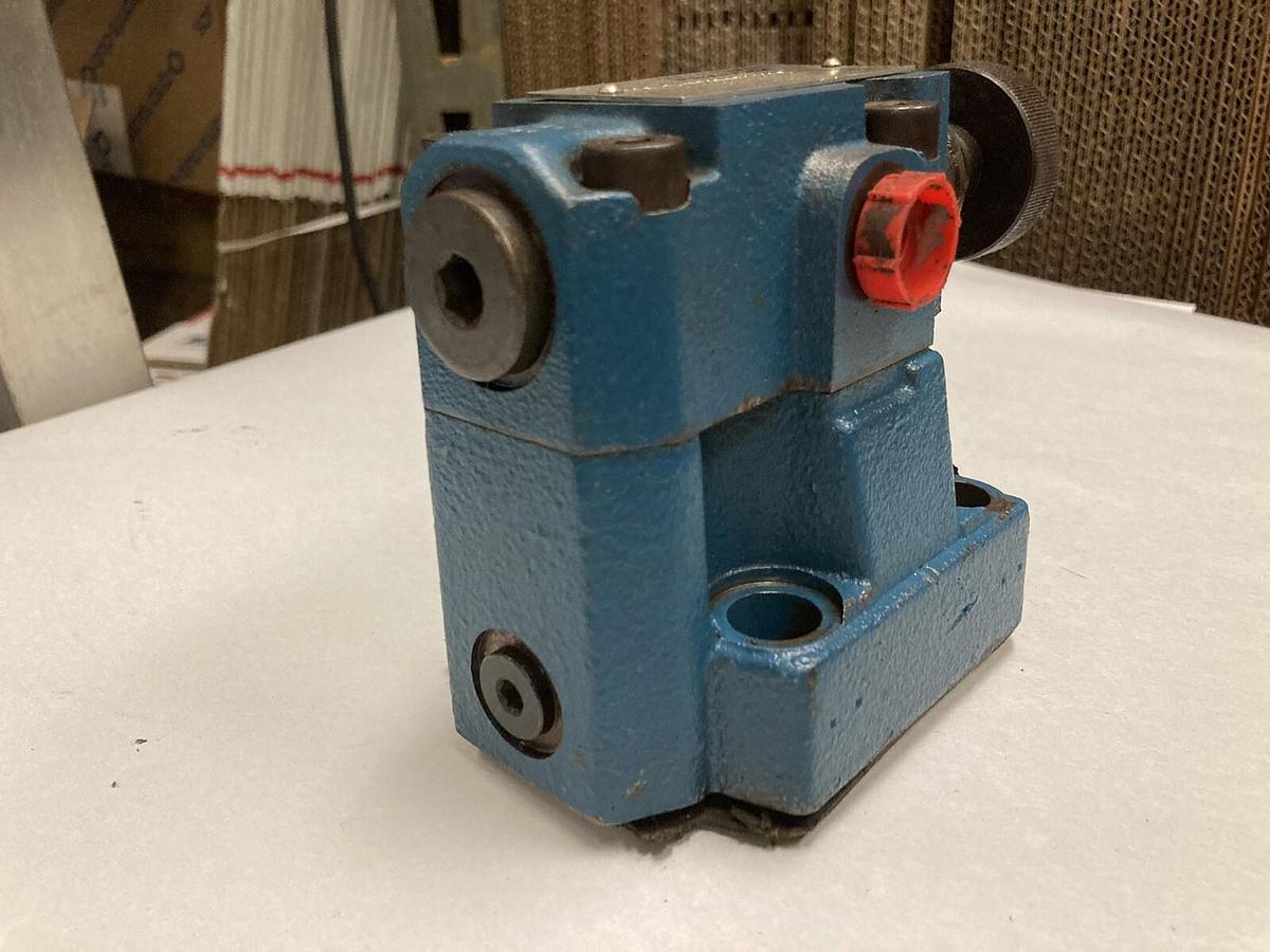 Used Mannesmann Rexroth,DR10-4-52/315Y/12,Hydraulic Manual Flow Control Valve