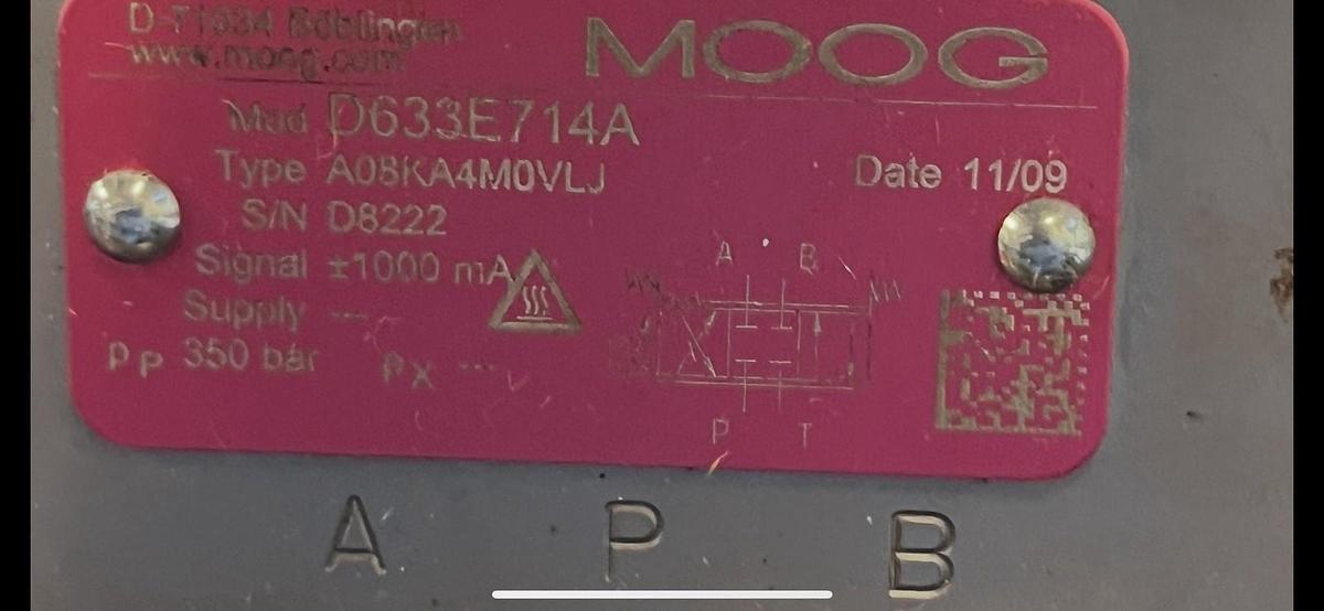 Used Moog,WSH4P16C08CXBN/1AF2.AP.FV5.AQ.FP01,SERVO VALVE D633E714A