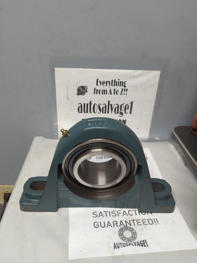 DODGE,126822,PILLOW BLOCK BEARING 3 IN BORE P2B-SCM-300 NOS