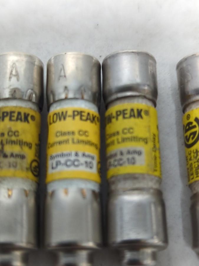 Used COOPER BUSSMANN,LP-CC-10,LOW-PEAK 10 AMP FUSE LOT OF 4 PRE-OWNED