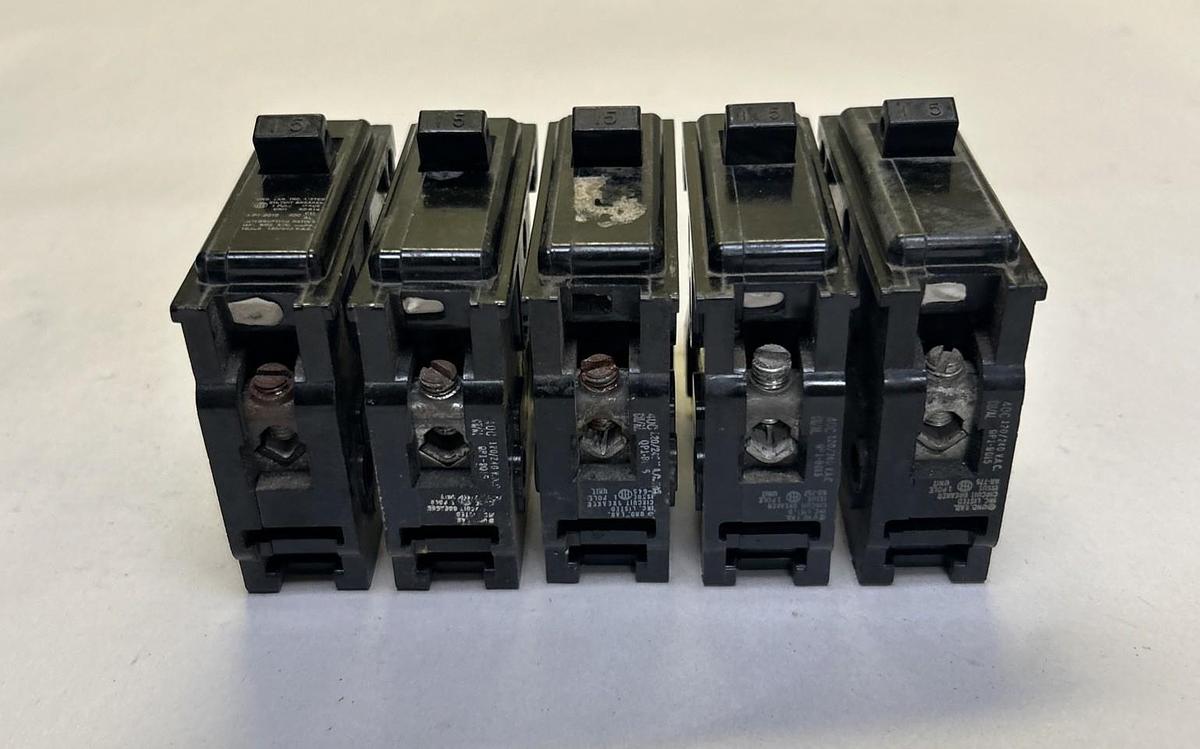 Used ITE,QP1-B015,CIRCUIT BREAKER 15A 120/240V 1P LOT OF 5