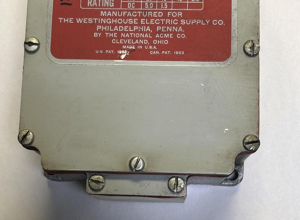 Used NAMCO,SL5101,SNAP-LOCK LIMIT SWITCH