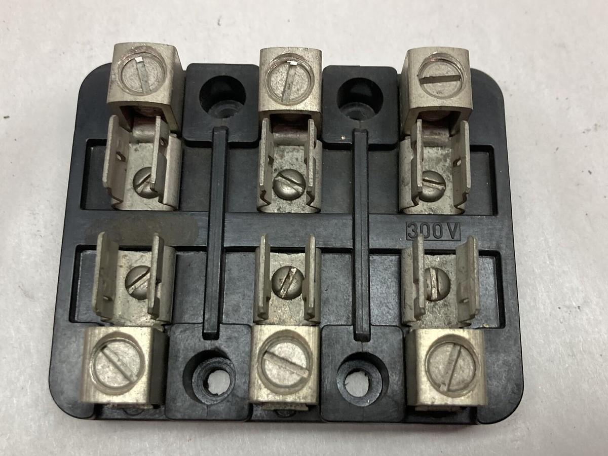 Used Bussmann,1B0066,Fuse Holder 300V 30A