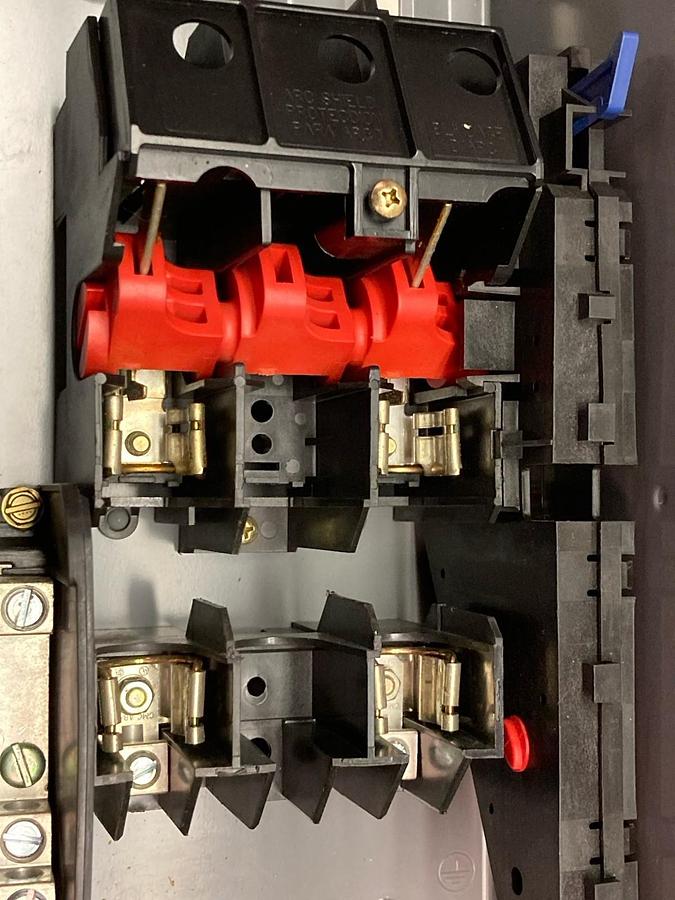 Square D,D222N,Fusible Safety Switch 60A 240vac