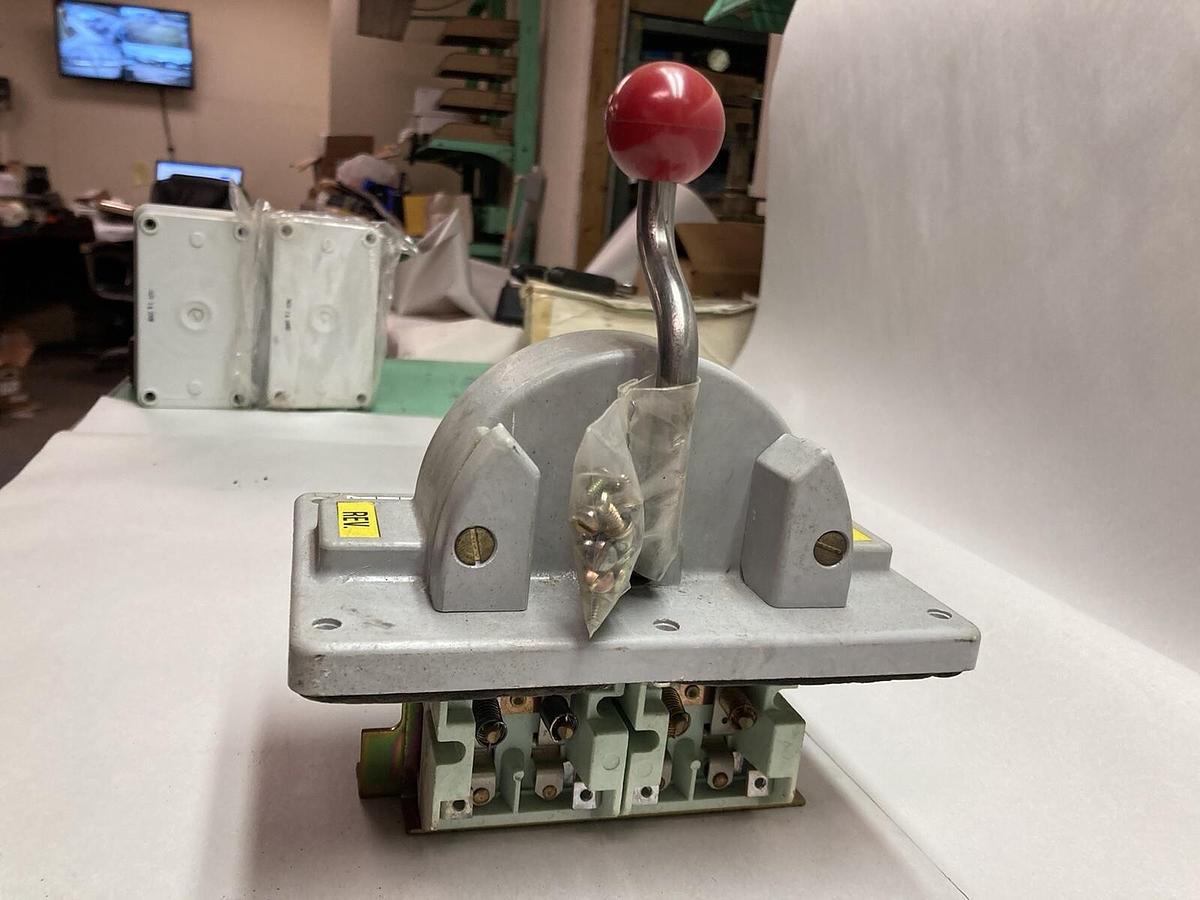 Used Hubbell,Type 4211 4245S1F,Mounted Switch 150V 5A