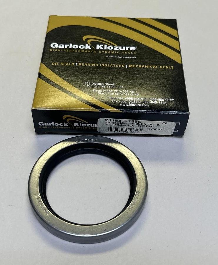 Used GARLOCK KLOZURE,21158-1555,OIL SEAL NOS