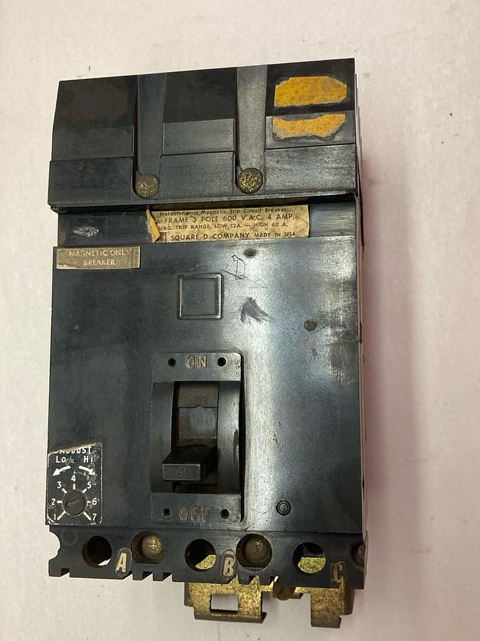Used Square D,FA36004111S,3-Pole Molded Case Circuit Breaker 4A 600VAC