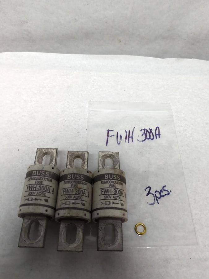Used COOPER BUSSMANN,FWH-300A,SEMI-CONDUCTOR 300 AMP FUSE LOT OF 3 PRE-OWNED