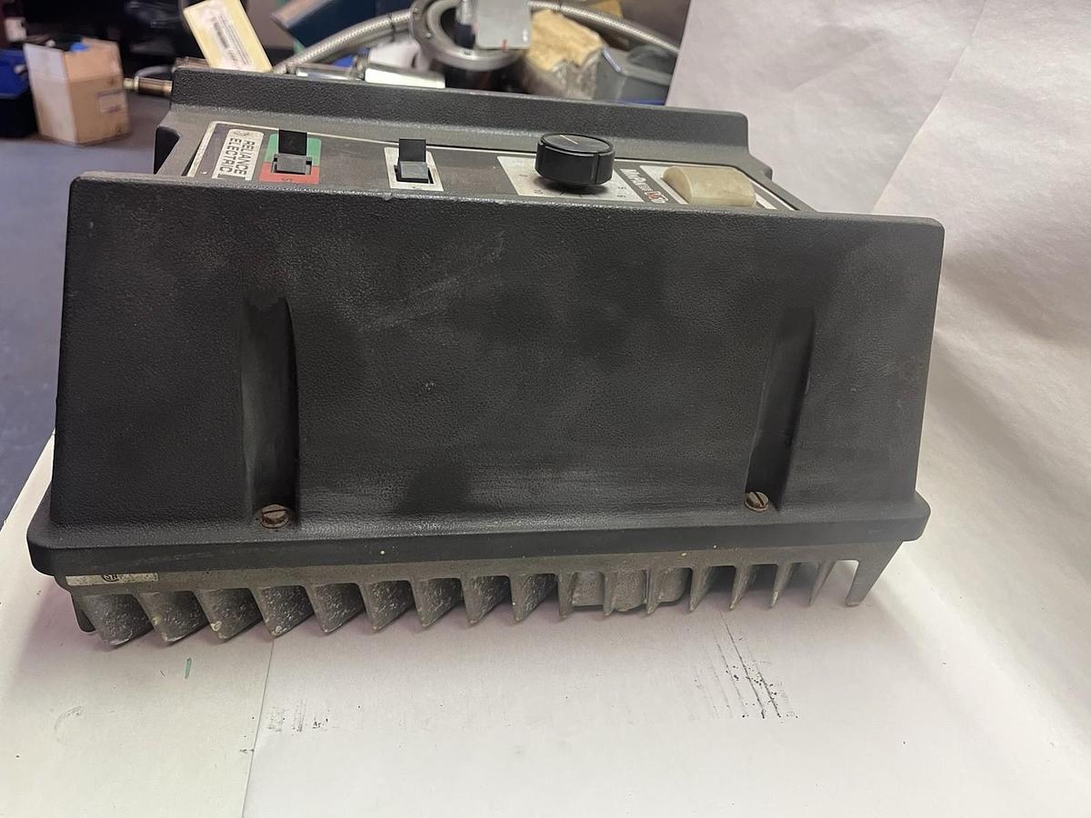 Used RELIANCE,14C12,MINPAK PLUS VARIABLE SPEED DC DRIVE IN 230VAC OUTPUT 100VDC 15A