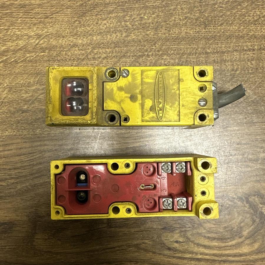 Used Banner,CV1,Multi Beam LOT of 2