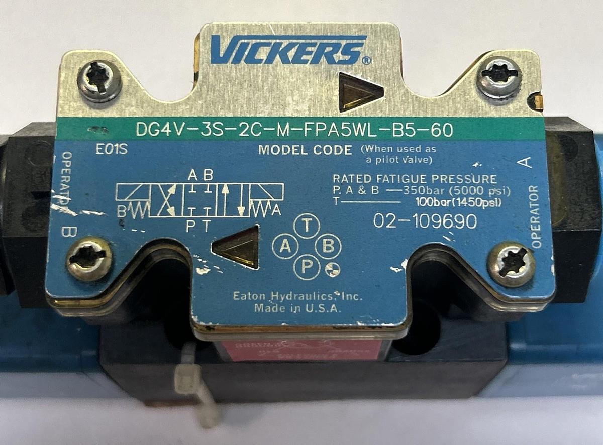 Used VICKERS,DG4V-3S-2C-M-FPA5WL-B5-60,HYDRAULIC DIRECTIONAL CONTROL SOLENOID VALVE
