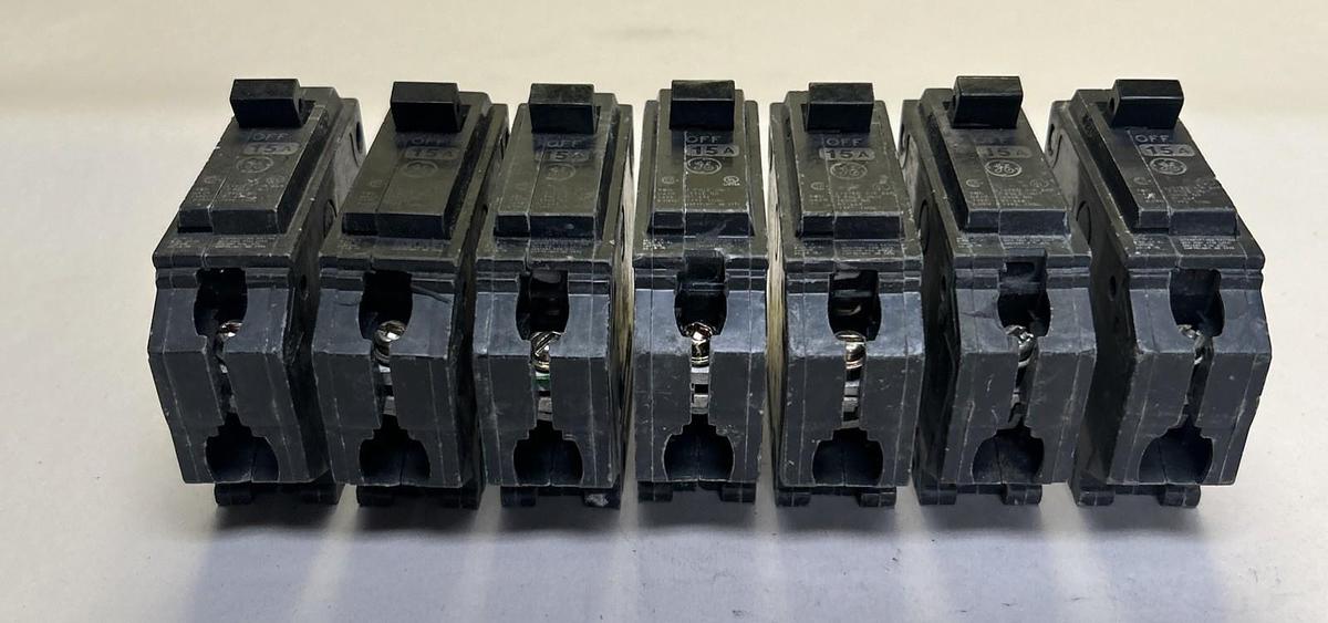 Used GENERAL ELECTRIC,THQL1115,CIRCUIT BREAKER 15A 120/240V 1P LOT OF 7