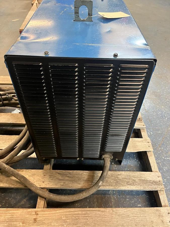 Used MILLER,MAXTRON 450 CC-CV,WELDER WELD POWER SUPPLY SOURCE