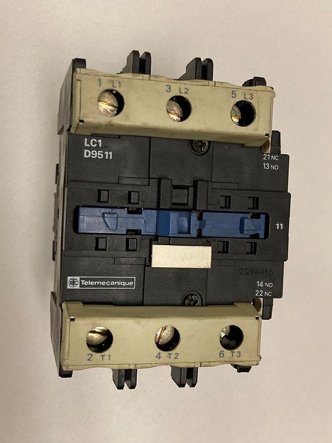 Used Telemecanique,LC1 D9511,3-Pole Contactor