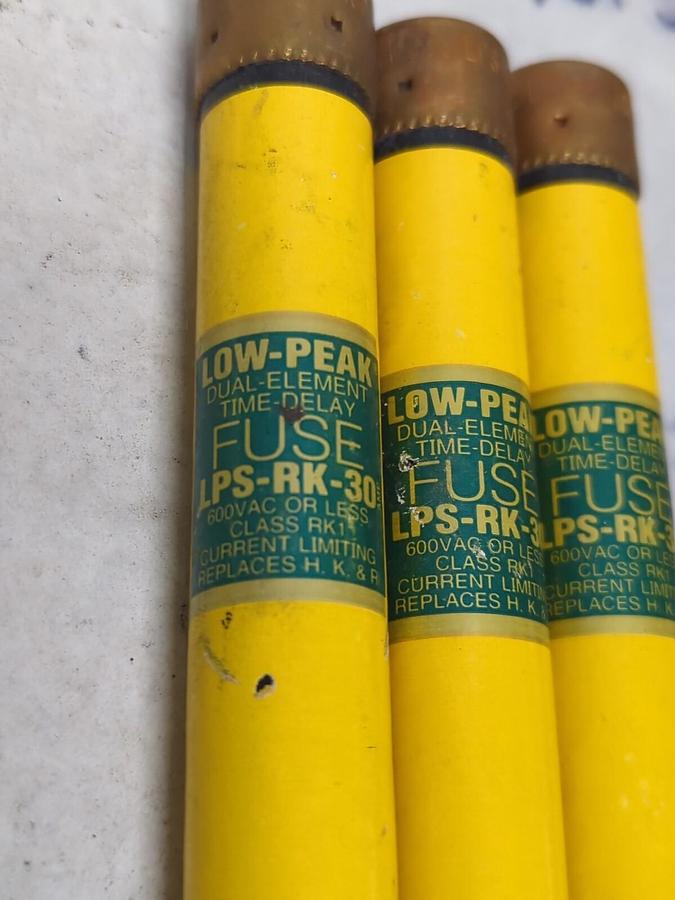 Used COOPER BUSSMANN,LPS-RK-30,LOW-PEAK 30 AMP FUSE LOT OF 3 PRE-OWNED