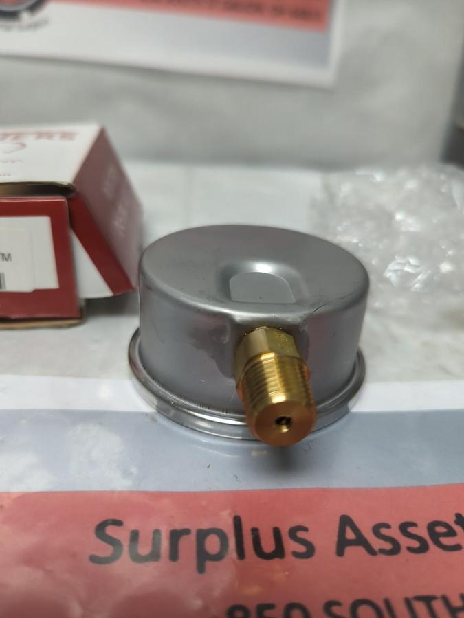 WINTERS,PFQ802,PRESSURE GAUGE 2-1/2 IN FACE 1/4 IN NPT BOTTOM 0-30 PSI/KPA NOS